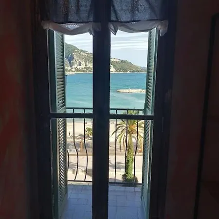Vue Mer Vieille 2 Pers Menton